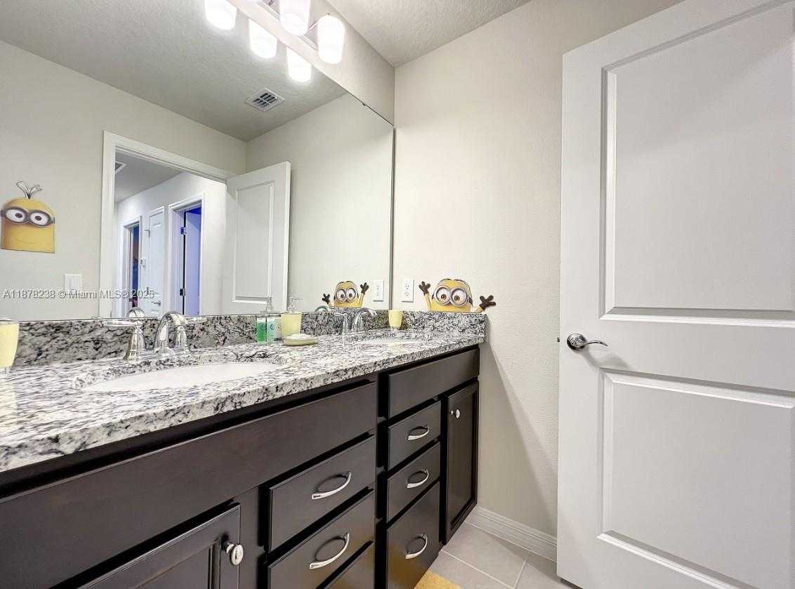 Small Image of 3878 LANA AVE, Davenport Number 15