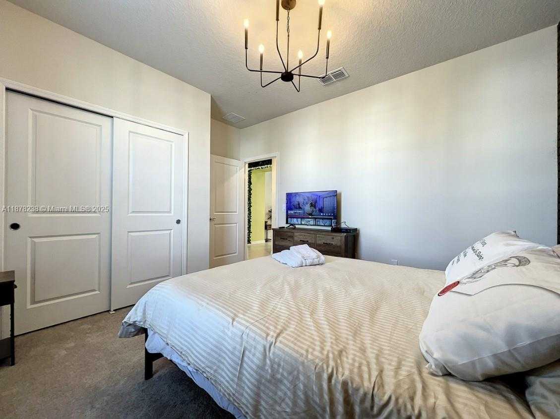 Small Image of 3878 LANA AVE, Davenport Number 18