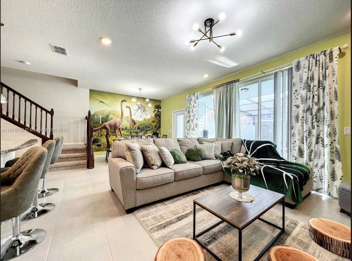Small Image of 3878 LANA AVE, Davenport Number 22