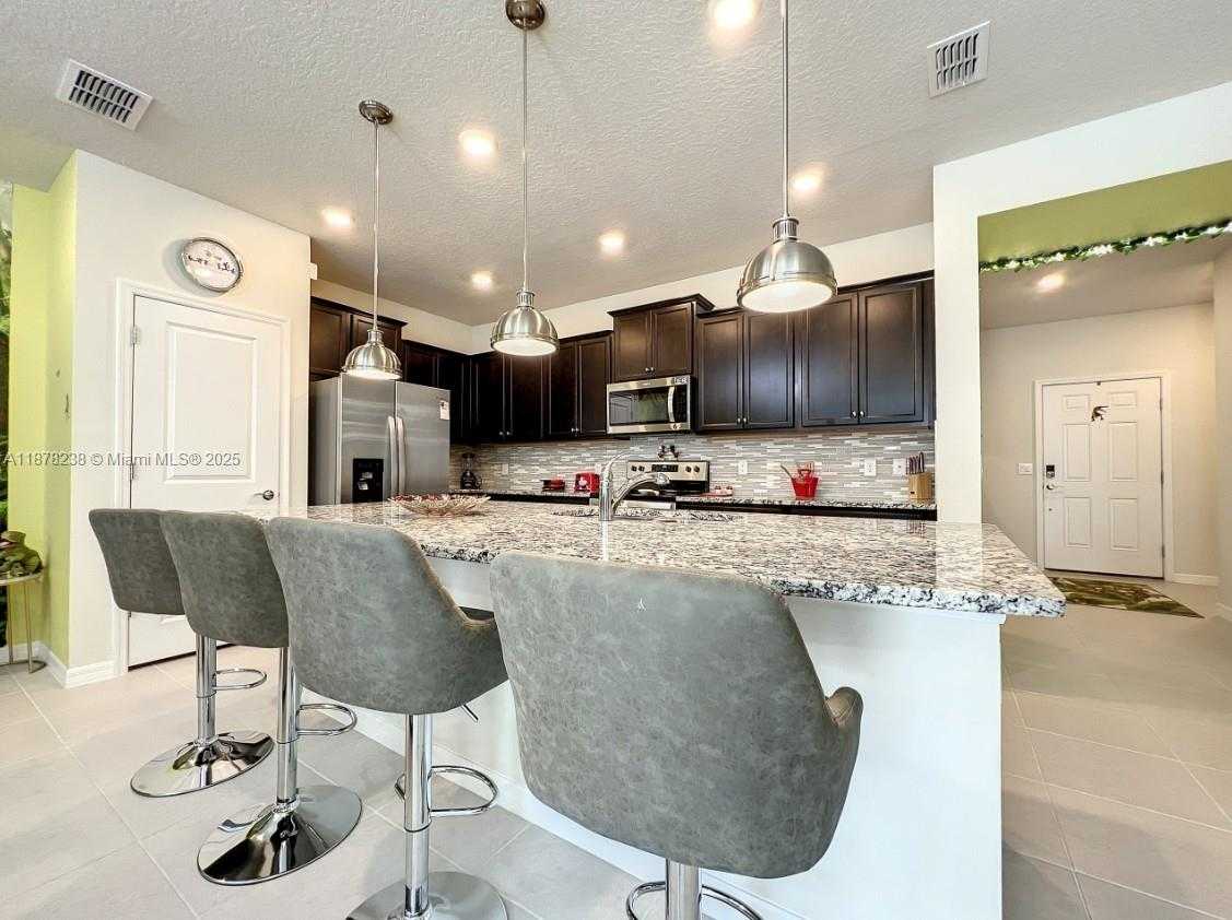 Small Image of 3878 LANA AVE, Davenport Number 23