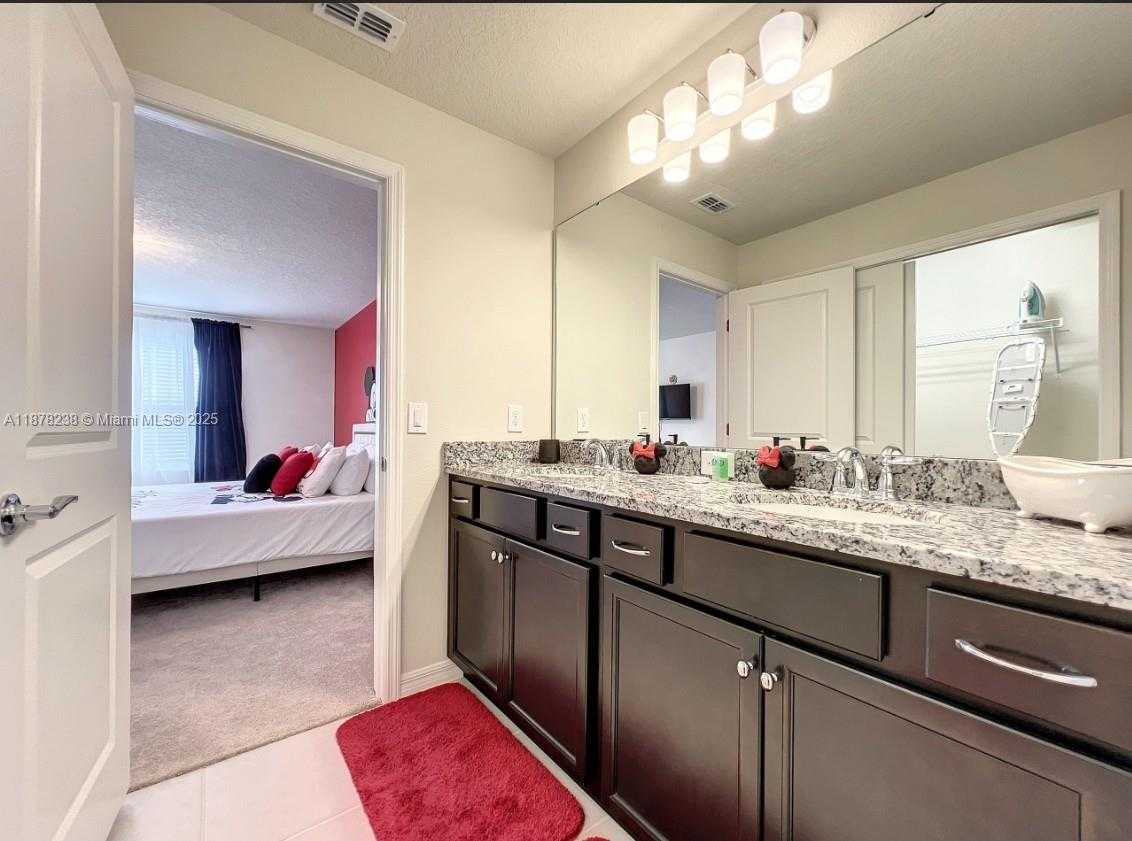 Small Image of 3878 LANA AVE, Davenport Number 31