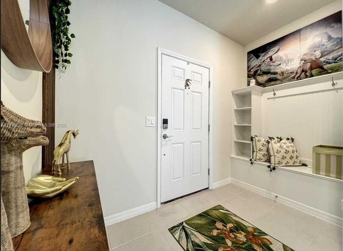 Small Image of 3878 LANA AVE, Davenport Number 32
