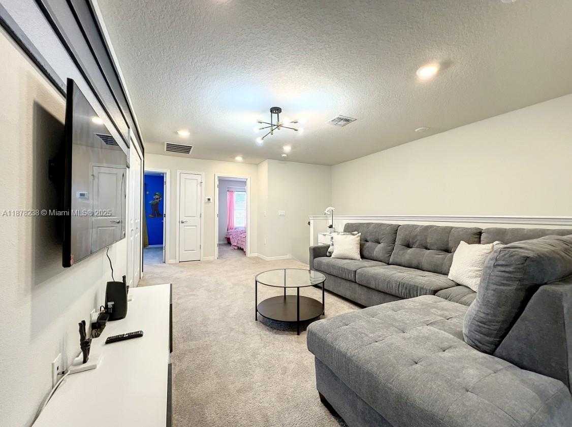 Small Image of 3878 LANA AVE, Davenport Number 34