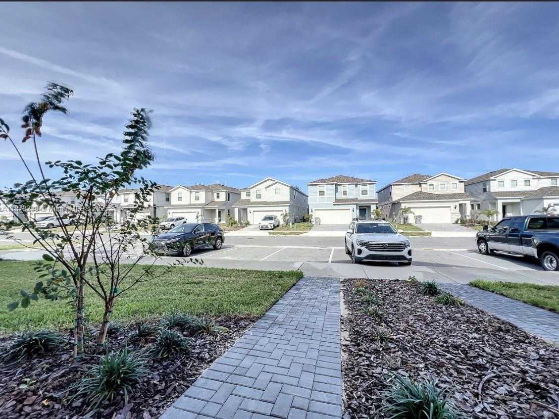 Small Image of 3878 LANA AVE, Davenport Number 48