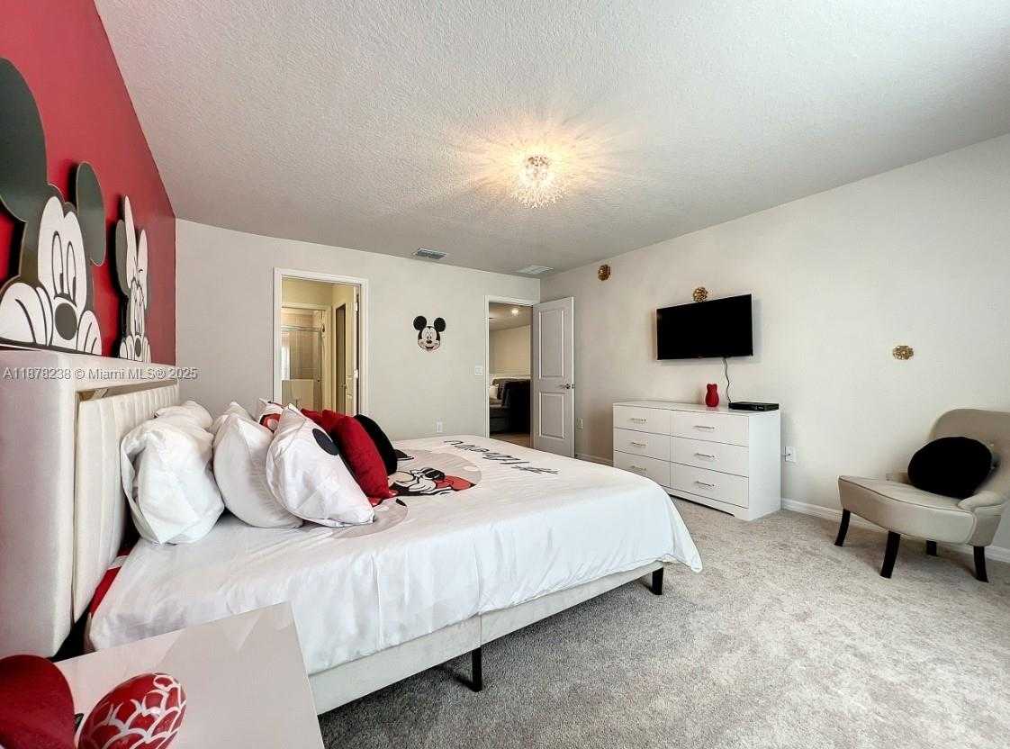 Small Image of 3878 LANA AVE, Davenport Number 5