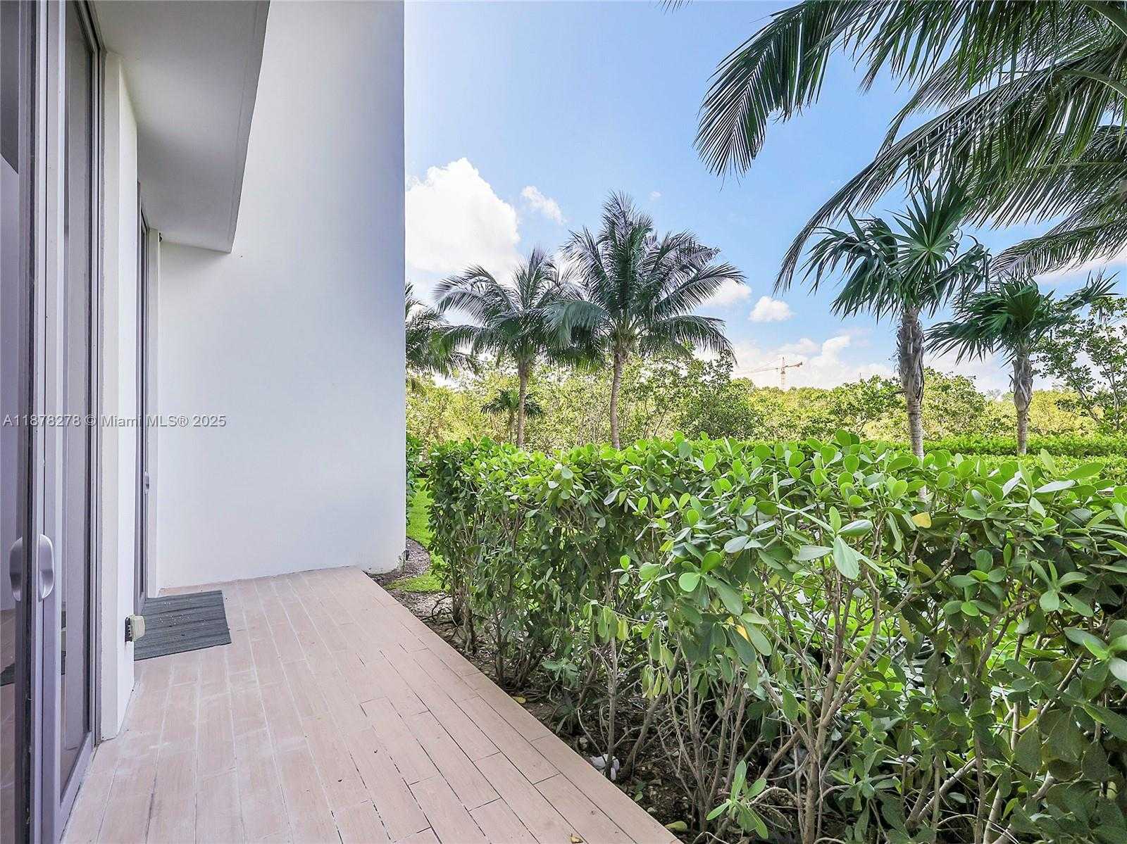 Small Image of 16385 BISCAYNE BLVD #105, North Miami Beach Number 23