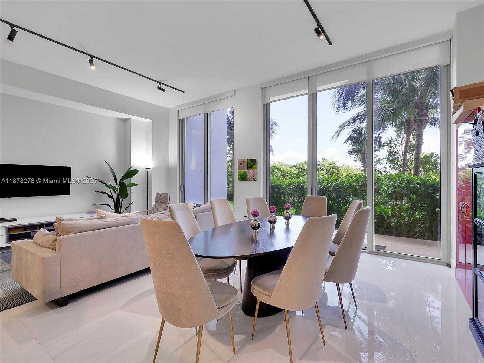 Small Image of 16385 BISCAYNE BLVD #105, North Miami Beach Number 6