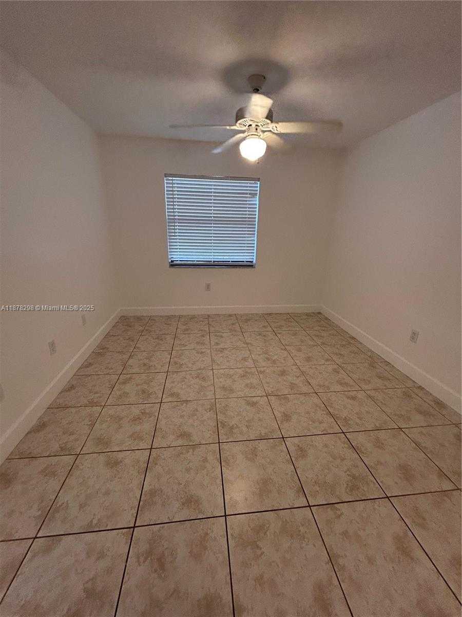 Small Image of 6040 SHAKERWOOD CIR #203, Tamarac Number 3
