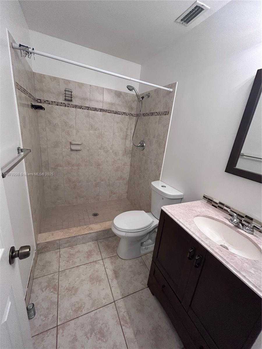 Small Image of 6040 SHAKERWOOD CIR #203, Tamarac Number 4