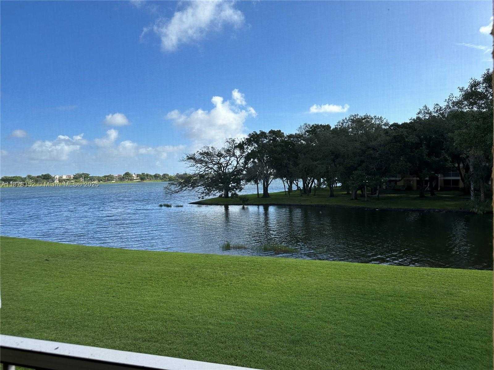 Small Image of 2627 NORTH WEST 33RD ST #2209, Oakland Park Number 2