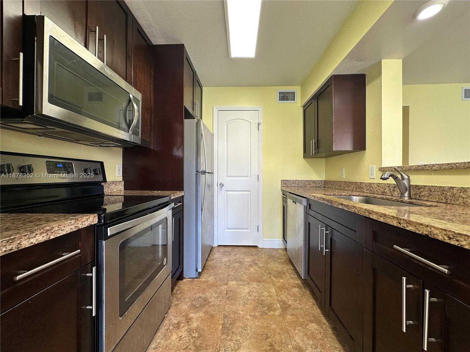 Small Image of 2627 NORTH WEST 33RD ST #2209, Oakland Park Number 8