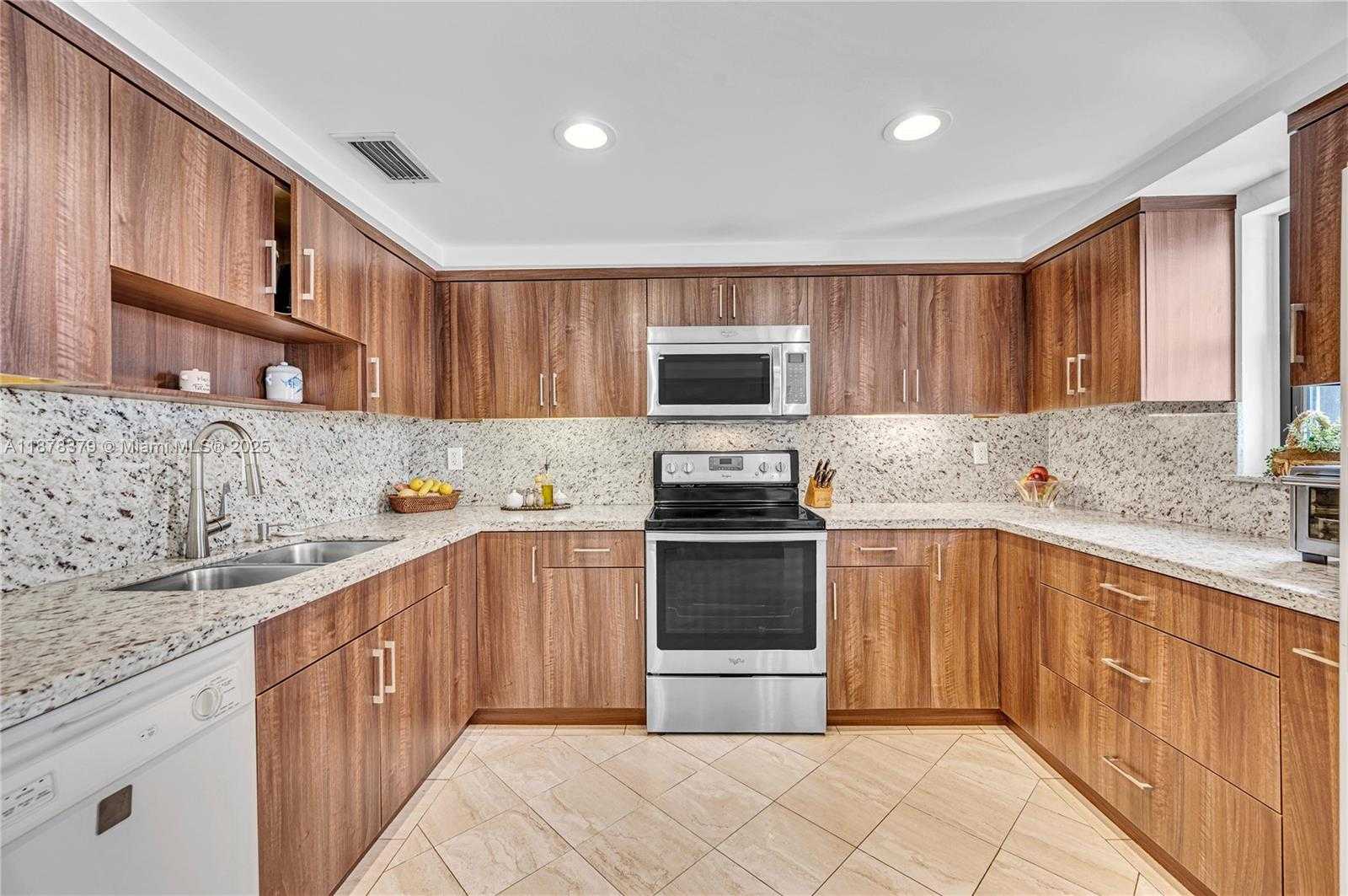 Small Image of 1925 BRICKELL AVE #D1108, Miami Number 13