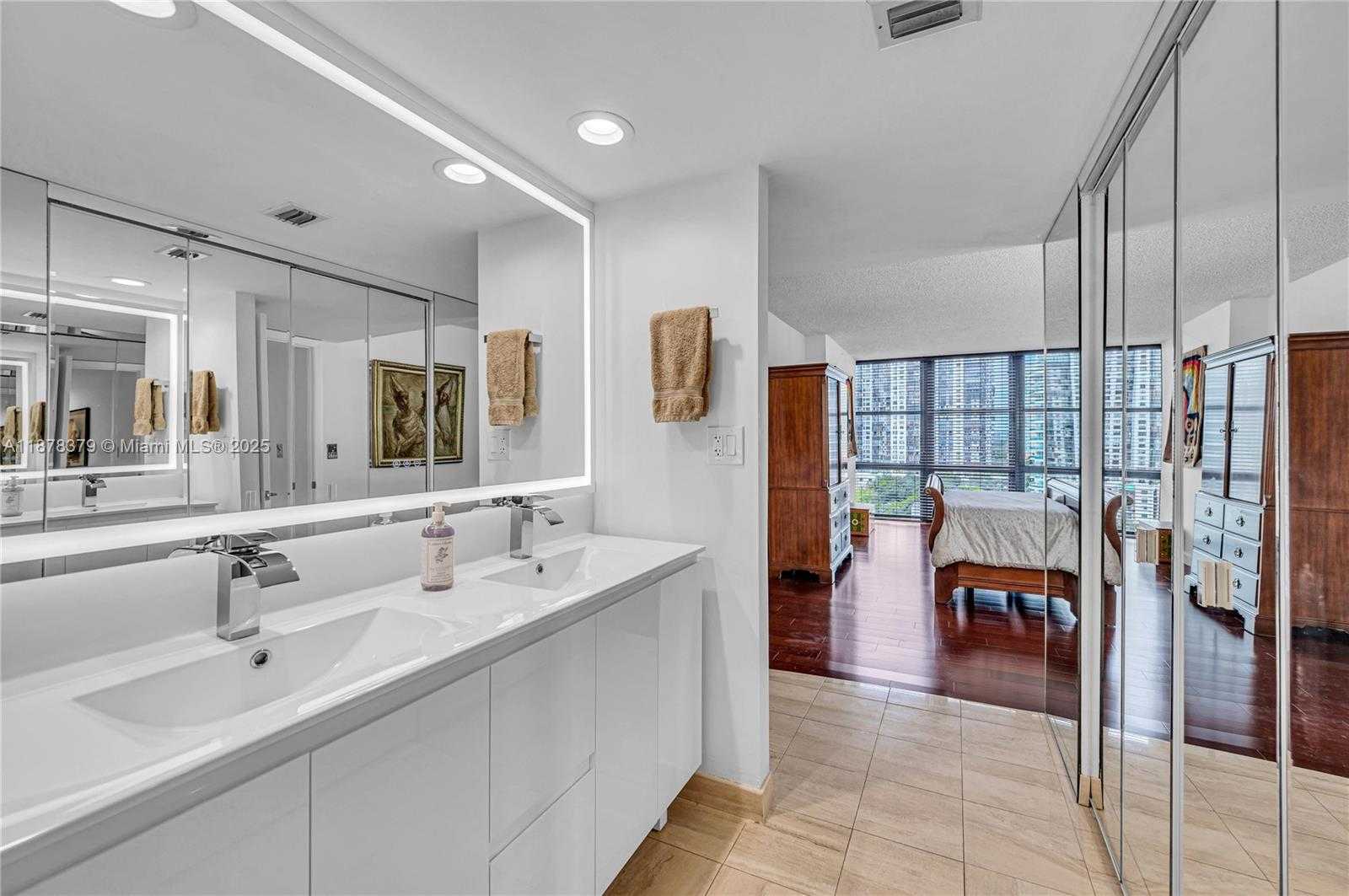 Small Image of 1925 BRICKELL AVE #D1108, Miami Number 17