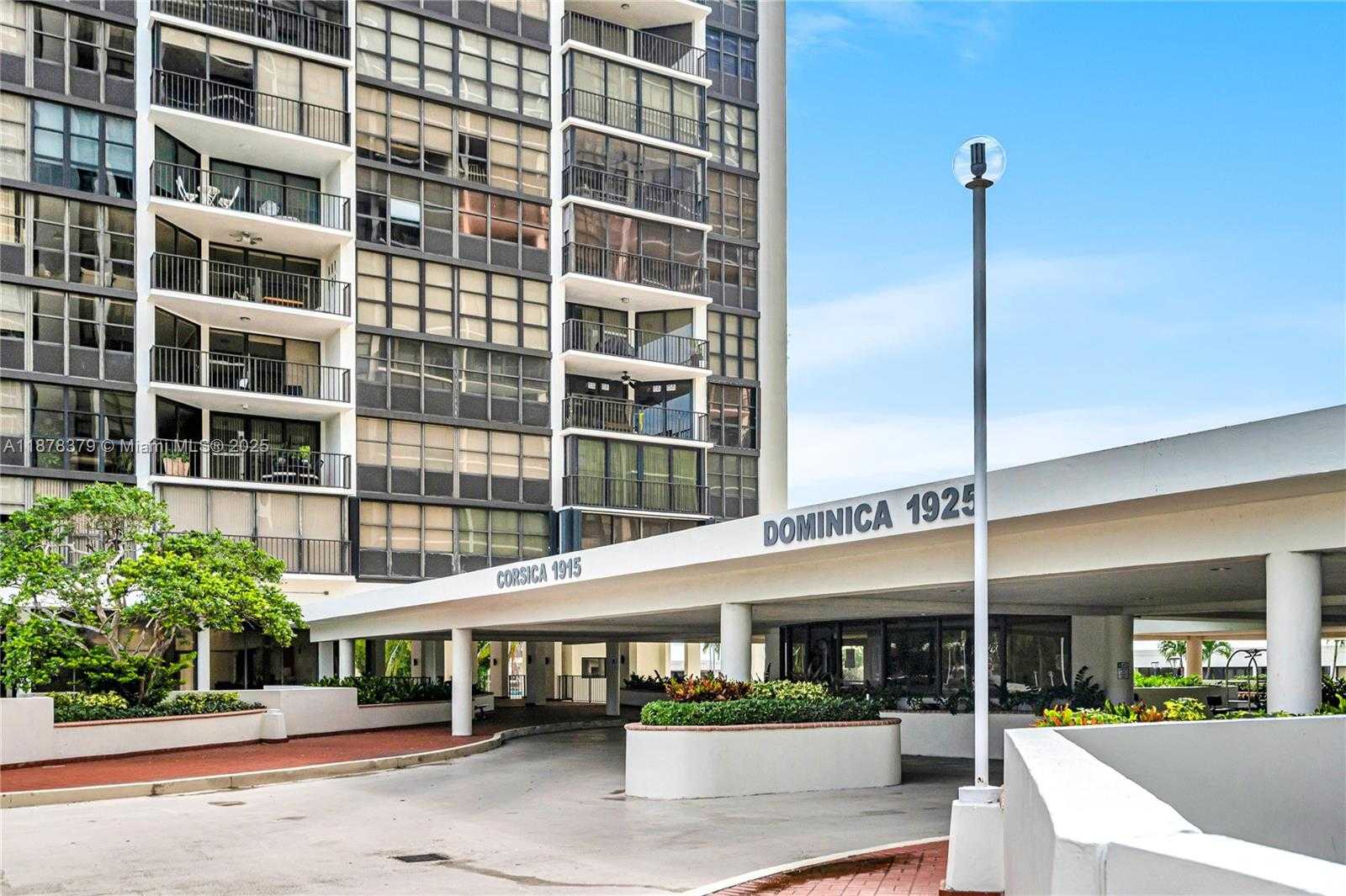 Small Image of 1925 BRICKELL AVE #D1108, Miami Number 3