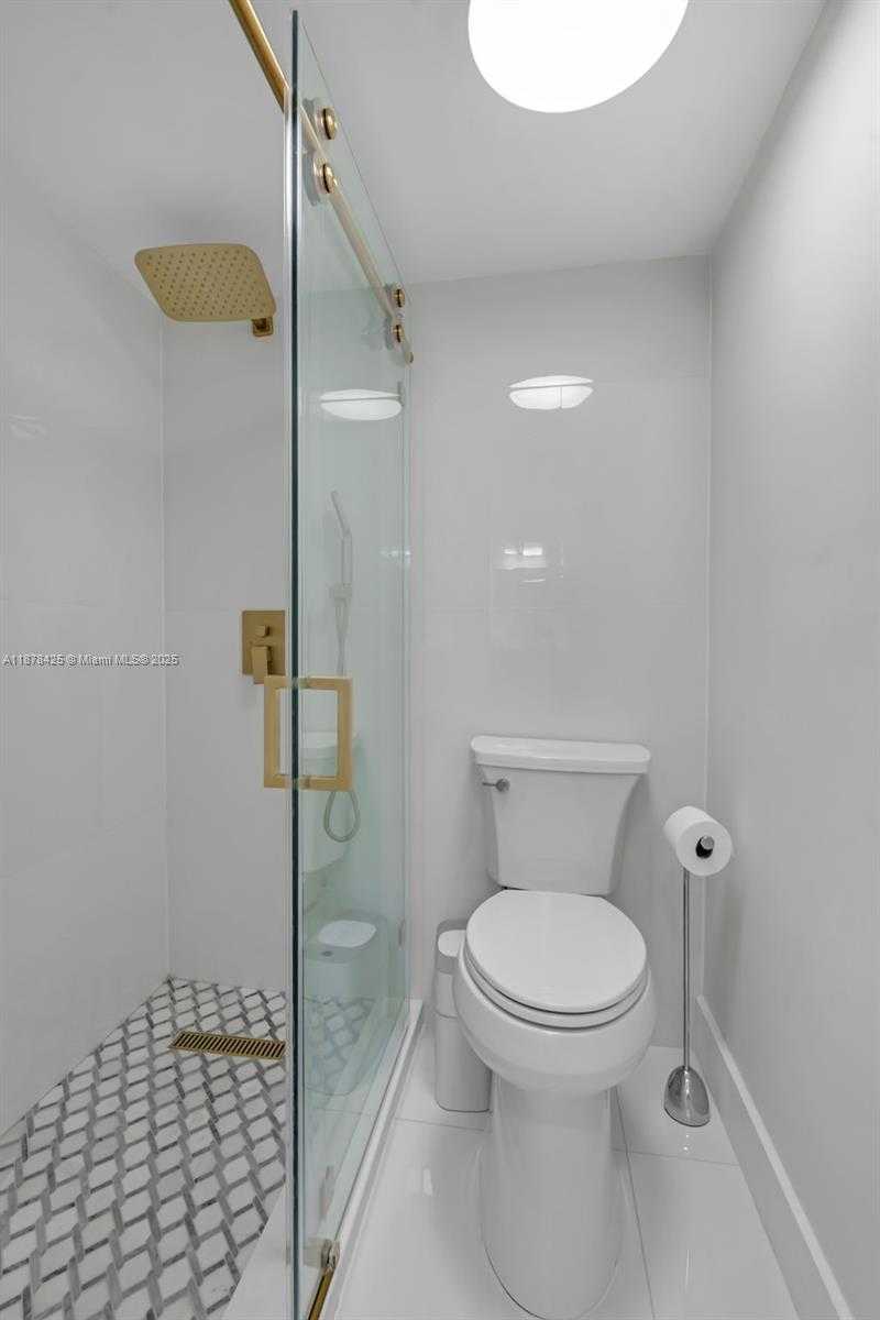 Small Image of 17720 NORTH BAY RD #903, Sunny Isles Beach Number 21
