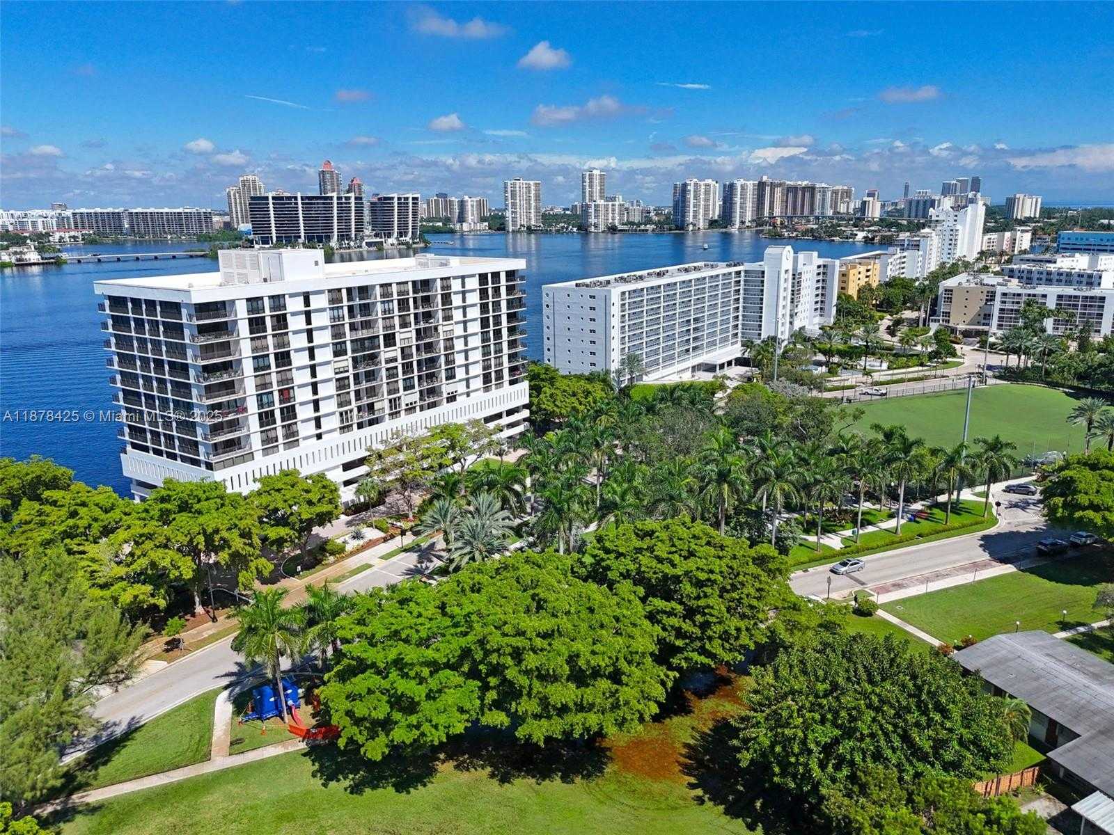 Small Image of 17720 NORTH BAY RD #903, Sunny Isles Beach Number 36