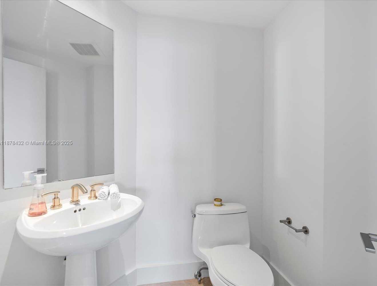 Small Image of 1331 BRICKELL BAY DR #1811, Miami Number 31