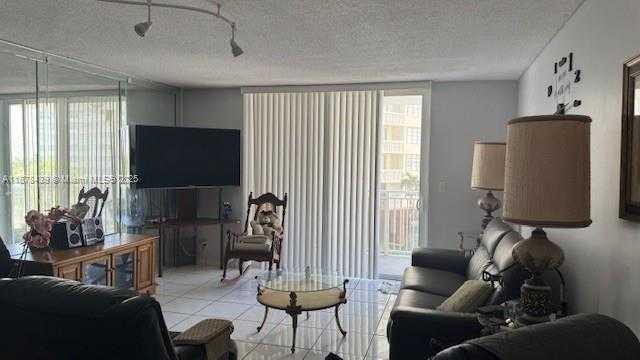 Small Image of Hallandale Beach Number 14