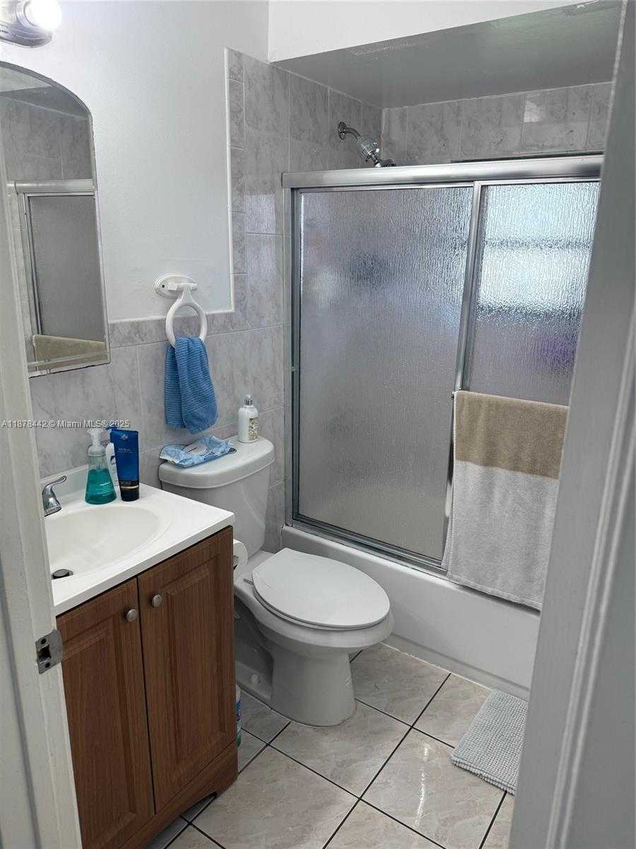 Small Image of 4929 SOUTH WEST 139TH CT, Miami Number 11