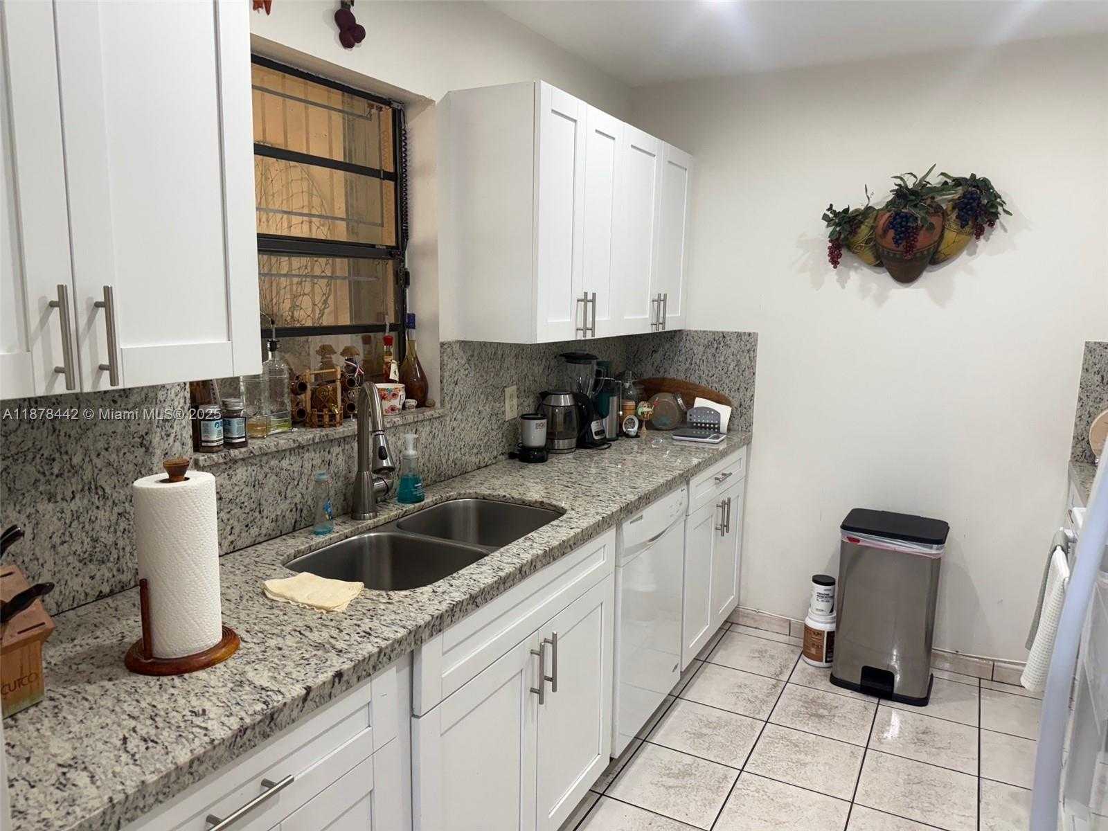 Small Image of 4929 SOUTH WEST 139TH CT, Miami Number 14