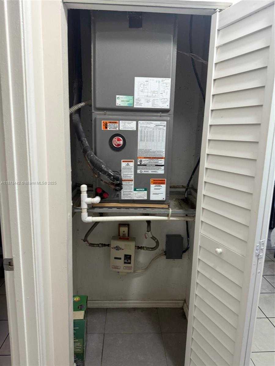 Small Image of 4929 SOUTH WEST 139TH CT, Miami Number 17