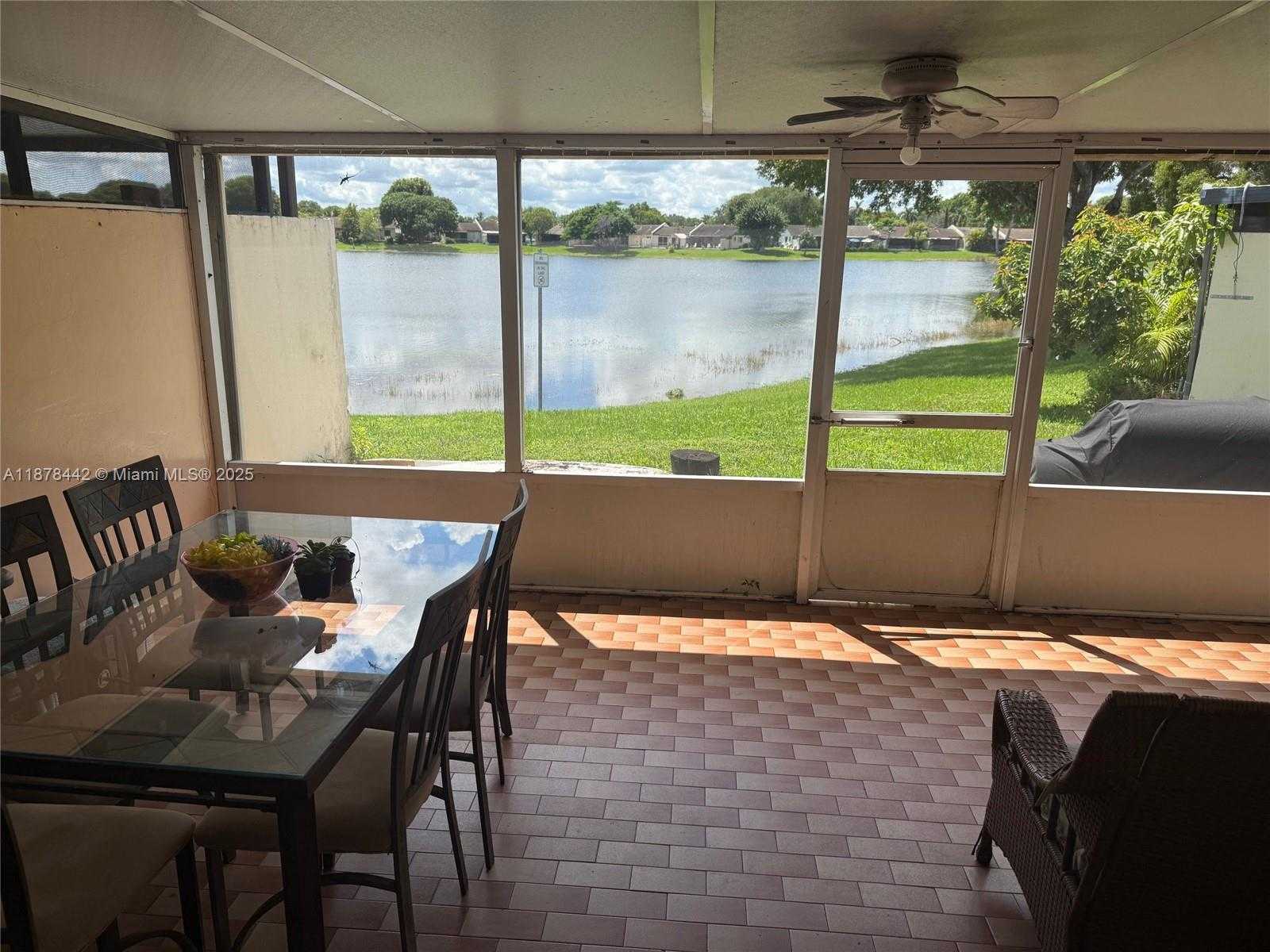 Small Image of 4929 SOUTH WEST 139TH CT, Miami Number 2
