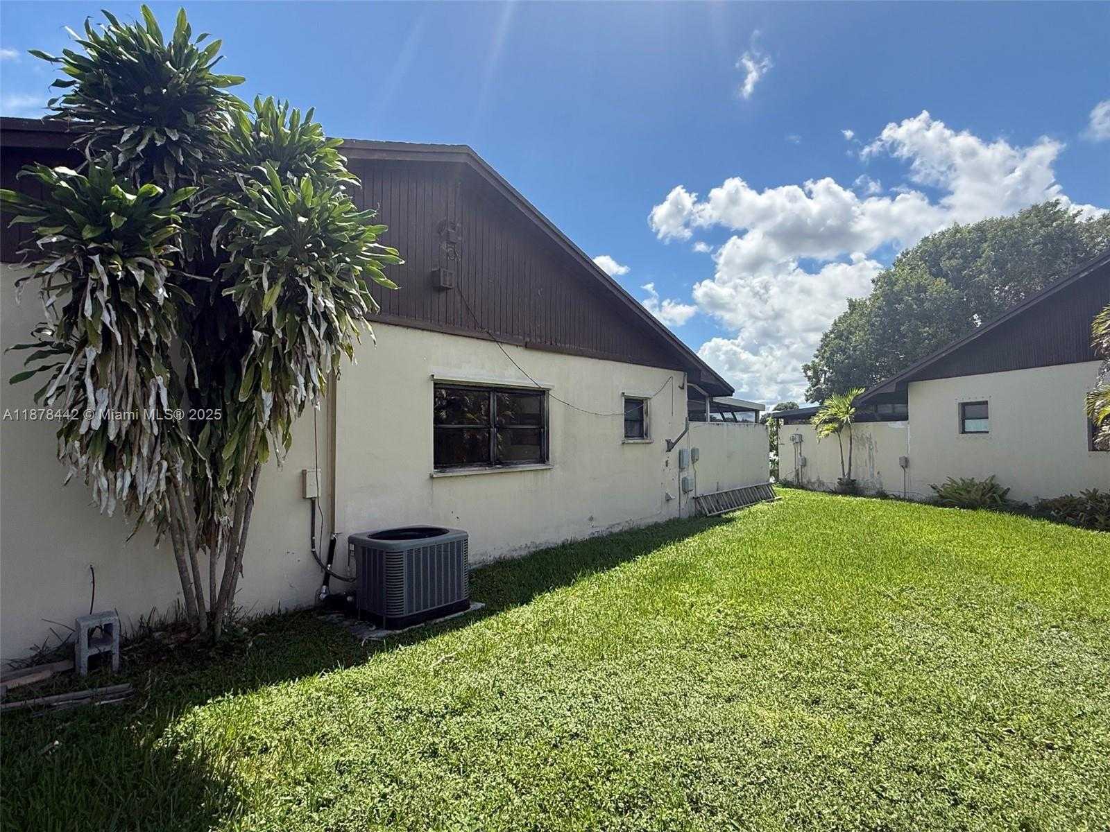 Small Image of 4929 SOUTH WEST 139TH CT, Miami Number 25