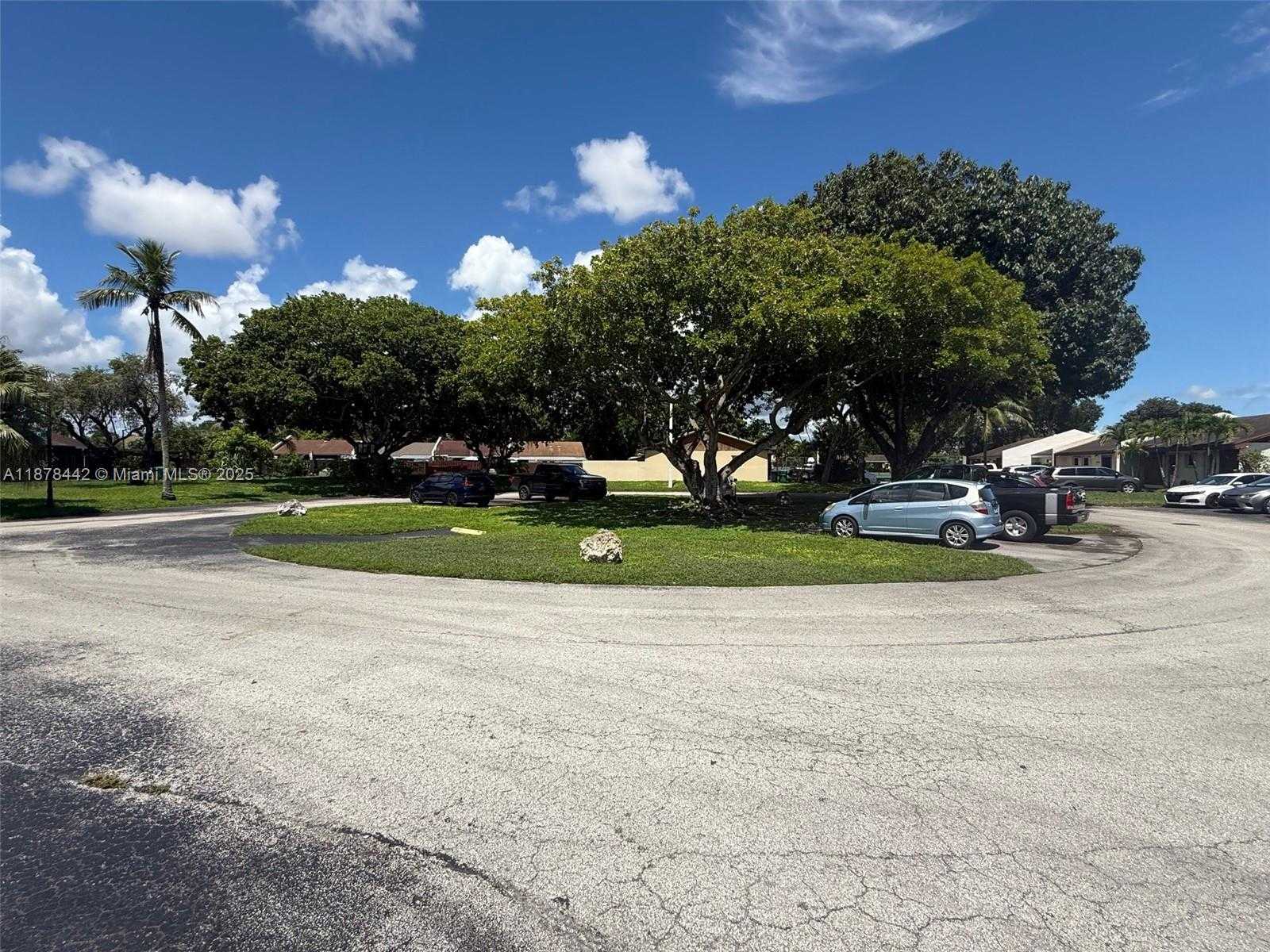 Small Image of 4929 SOUTH WEST 139TH CT, Miami Number 26