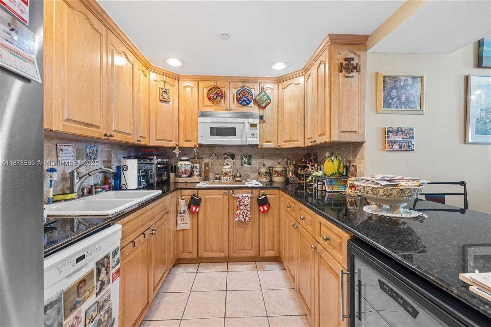 Small Image of 2401 COLLINS AVE #1712, Miami Beach Number 18