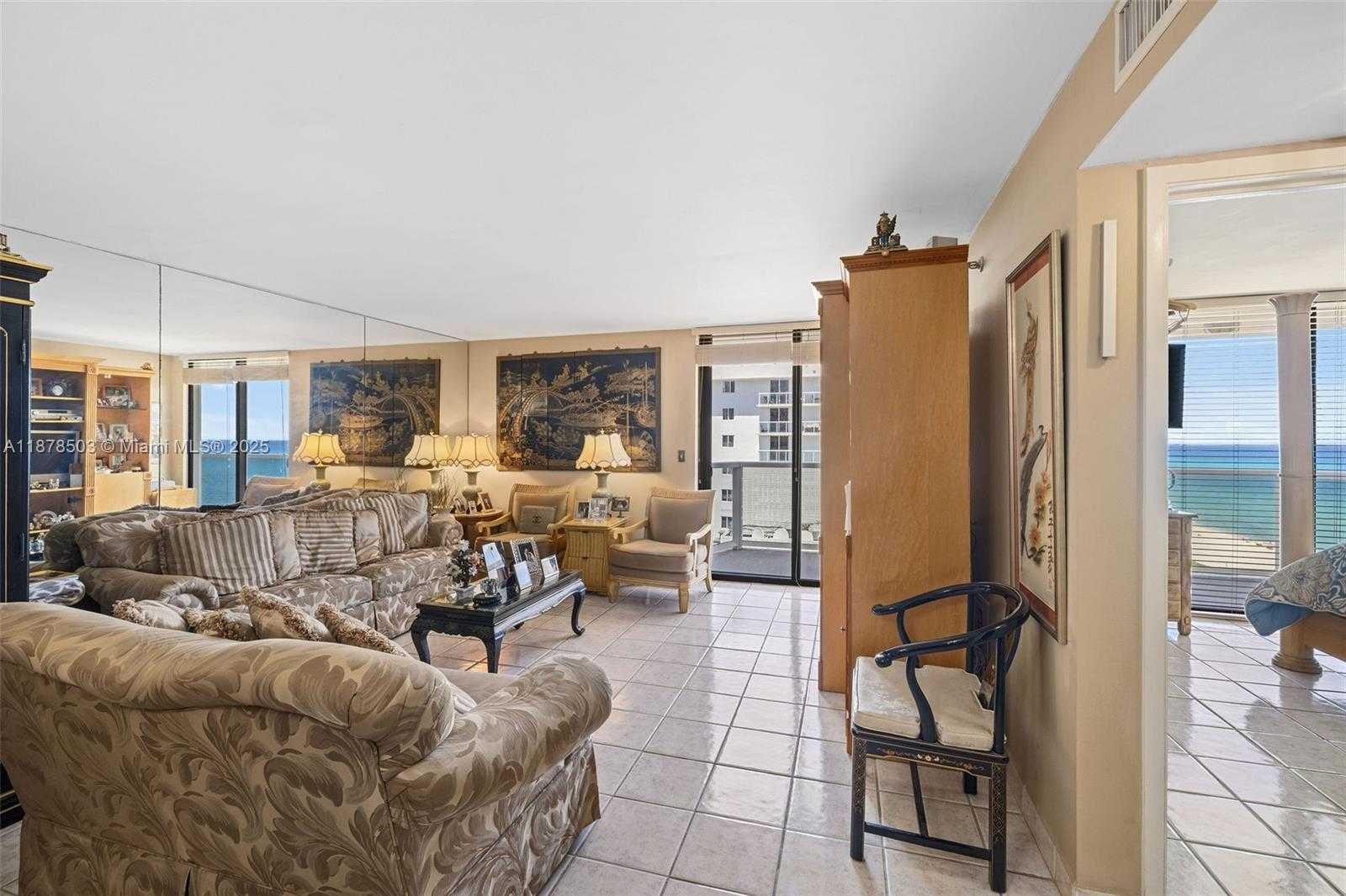 Small Image of 2401 COLLINS AVE #1712, Miami Beach Number 7