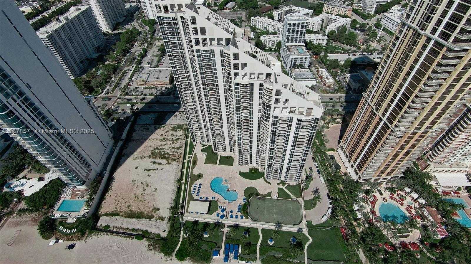 Small Image of 17555 COLLINS AVE #704, Sunny Isles Beach Number 4