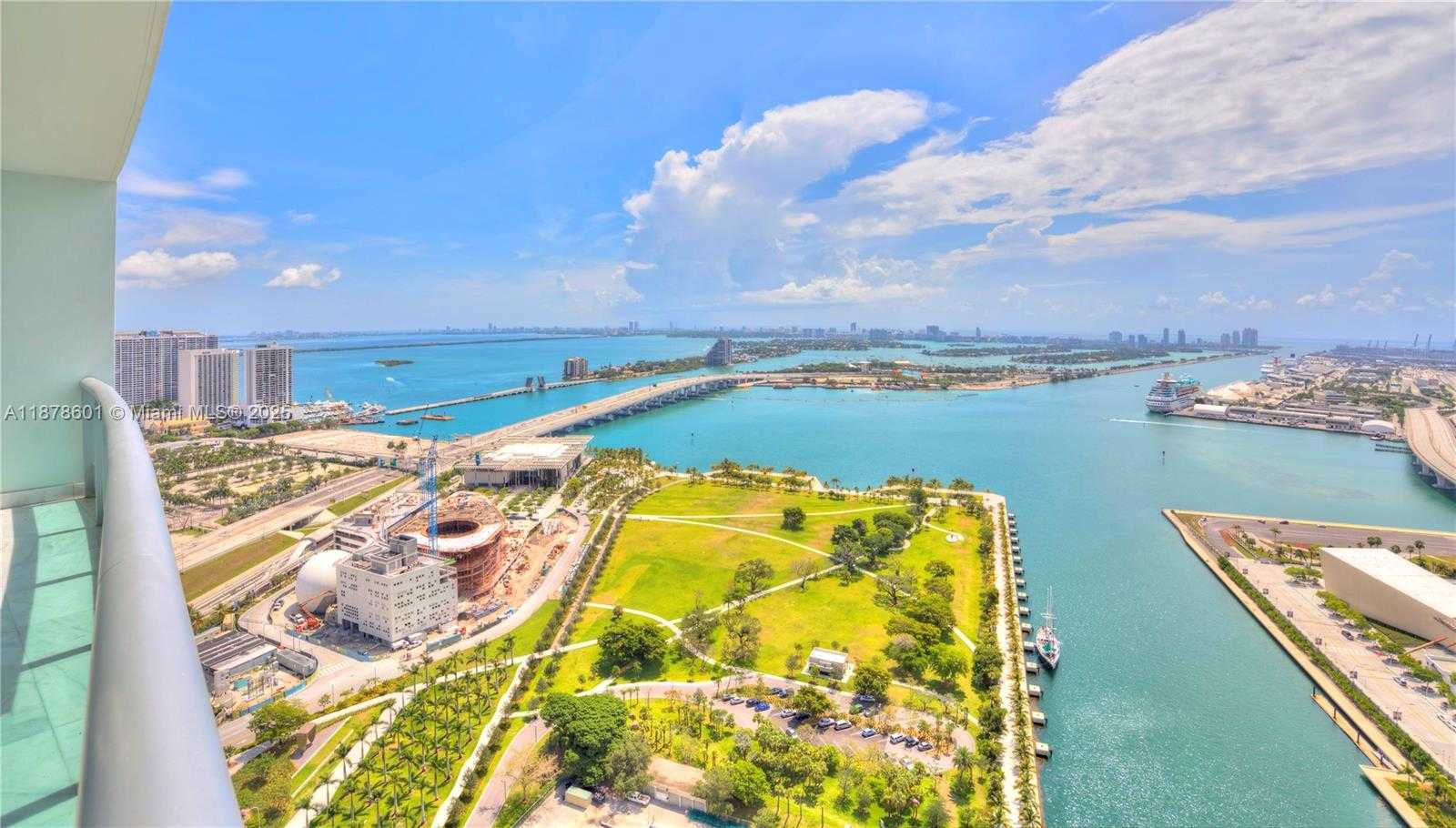 Small Image of 900 BISCAYNE BLVD #4003, Miami Number 2