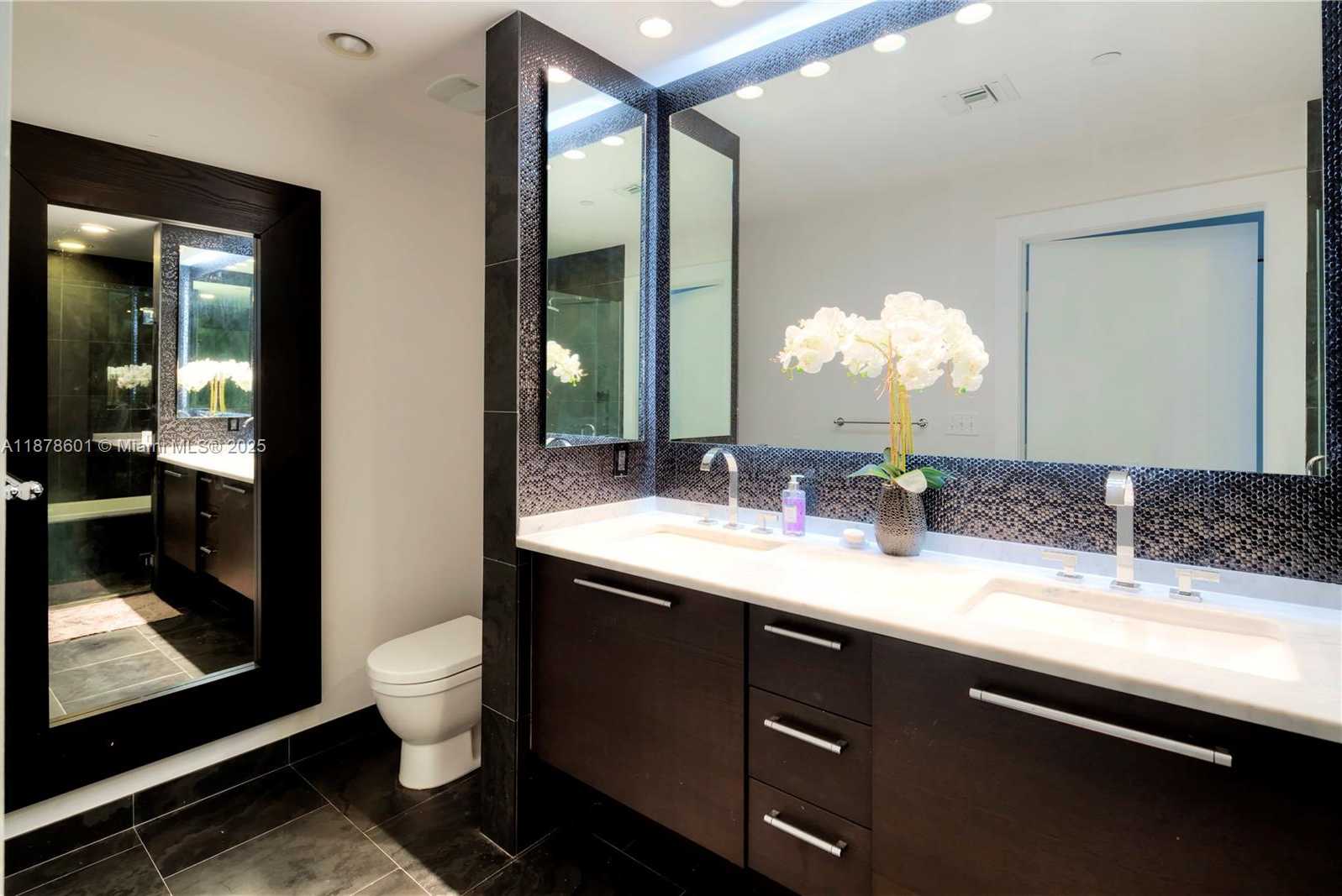 Small Image of 900 BISCAYNE BLVD #4003, Miami Number 20