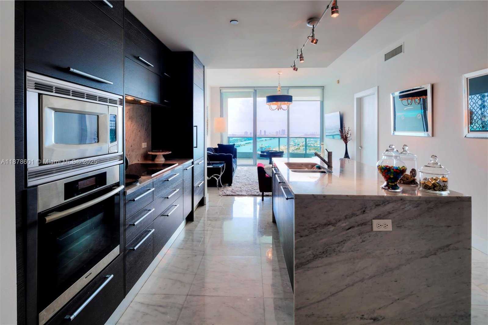 Small Image of 900 BISCAYNE BLVD #4003, Miami Number 7