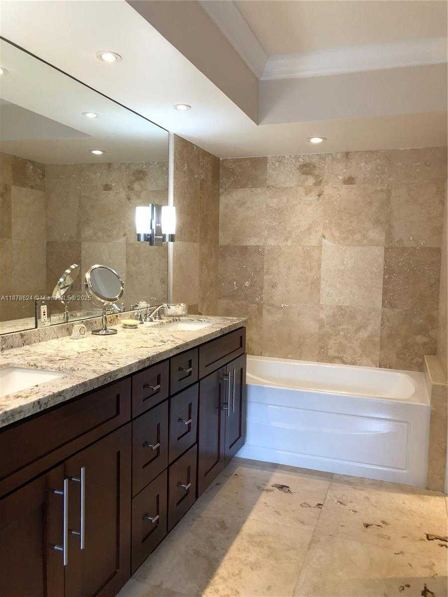 Small Image of 3530 MYSTIC POINTE DR #1212, Aventura Number 11