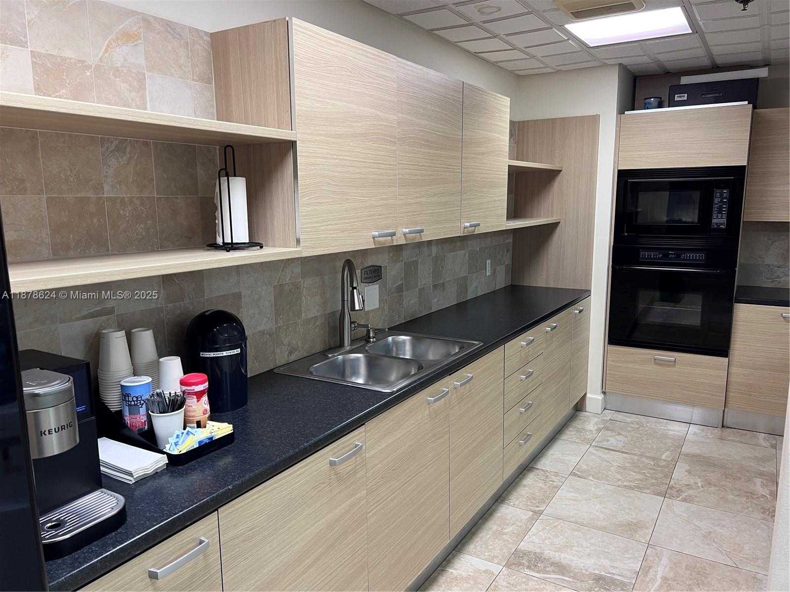 Small Image of 3530 MYSTIC POINTE DR #1212, Aventura Number 15