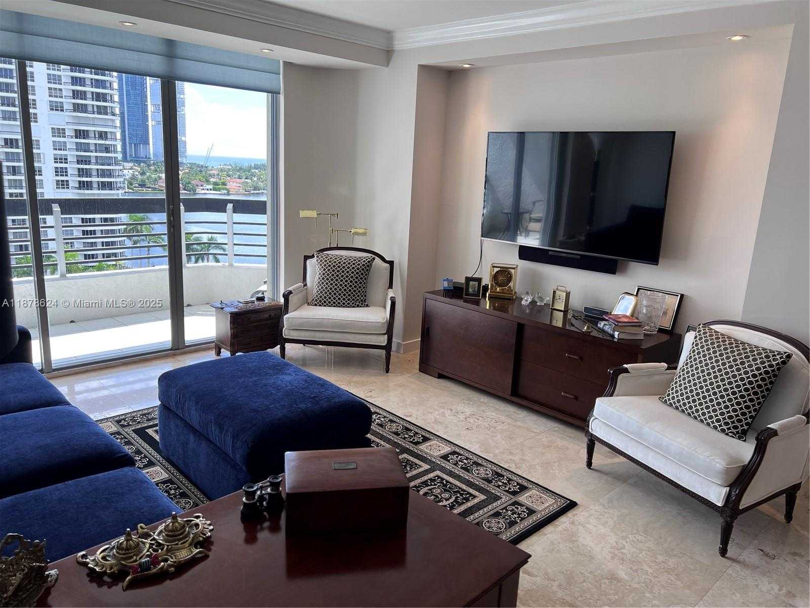 Small Image of 3530 MYSTIC POINTE DR #1212, Aventura Number 2