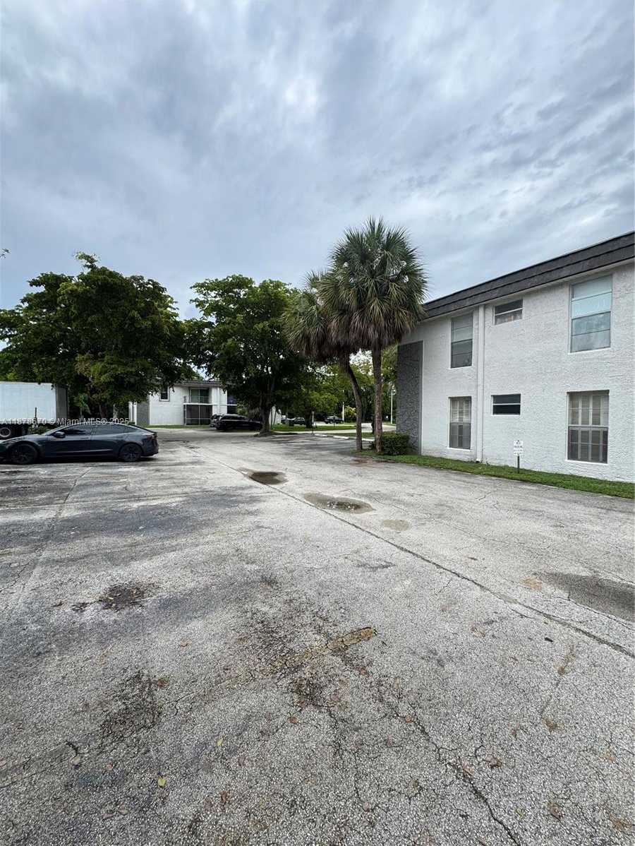 Small Image of 10353 NORTH KENDALL DR #BB2, Miami Number 17