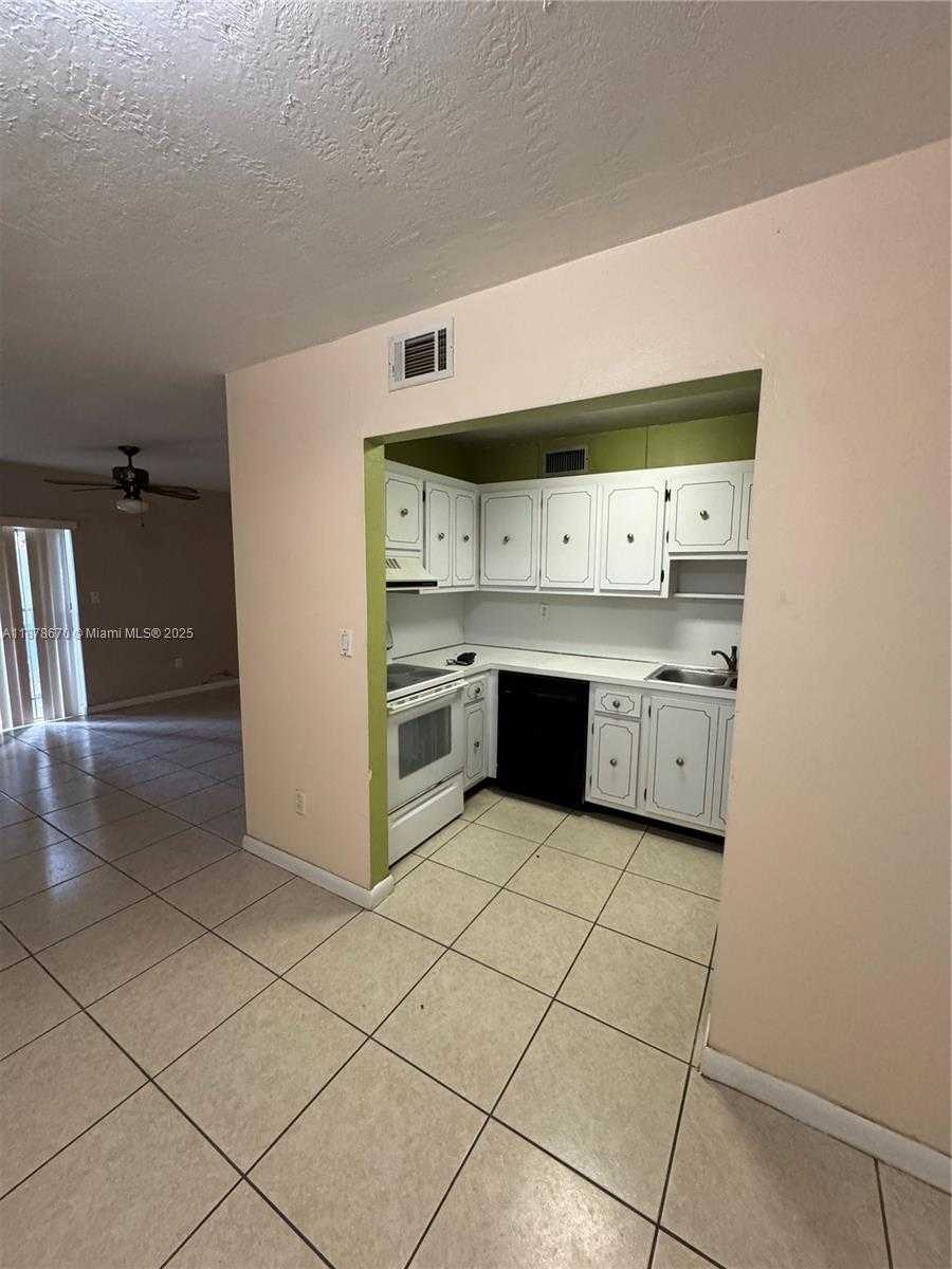 Small Image of 10353 NORTH KENDALL DR #BB2, Miami Number 5