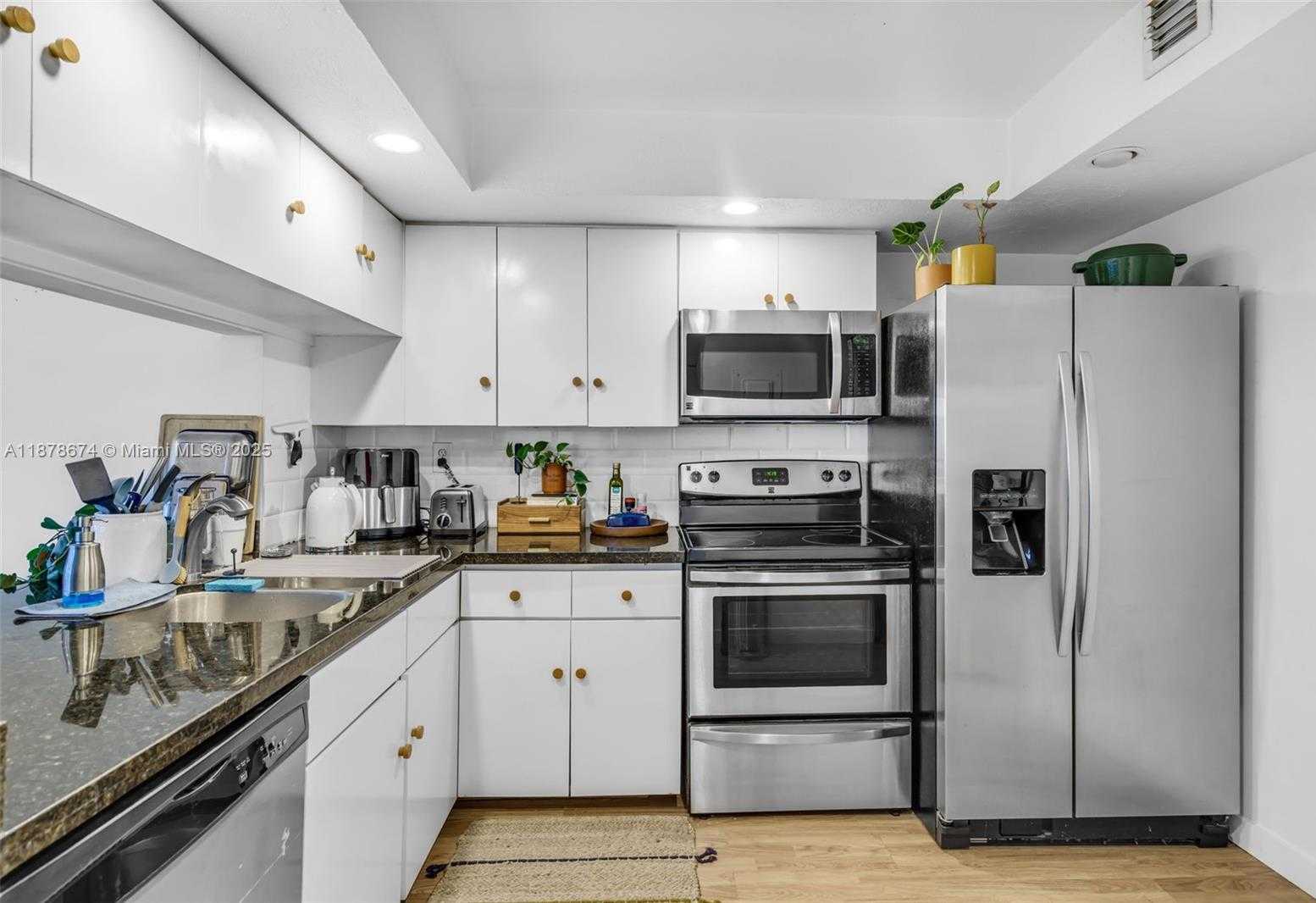 Small Image of 555 NORTH EAST 15TH ST #PH-D, Miami Number 8
