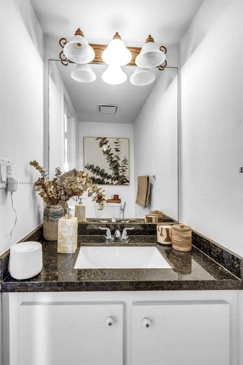 Small Image of 555 NORTH EAST 15TH ST #PH-D, Miami Number 9