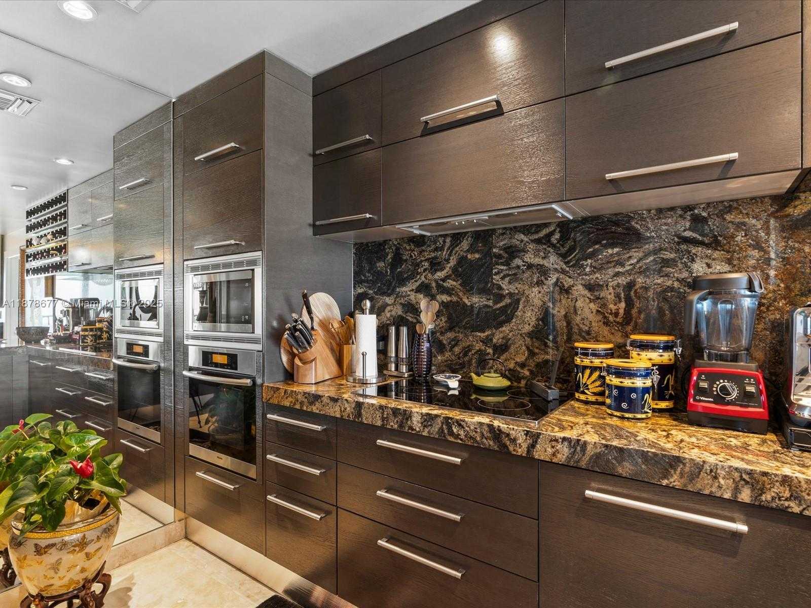 Small Image of 900 BISCAYNE BLVD #3709, Miami Number 14