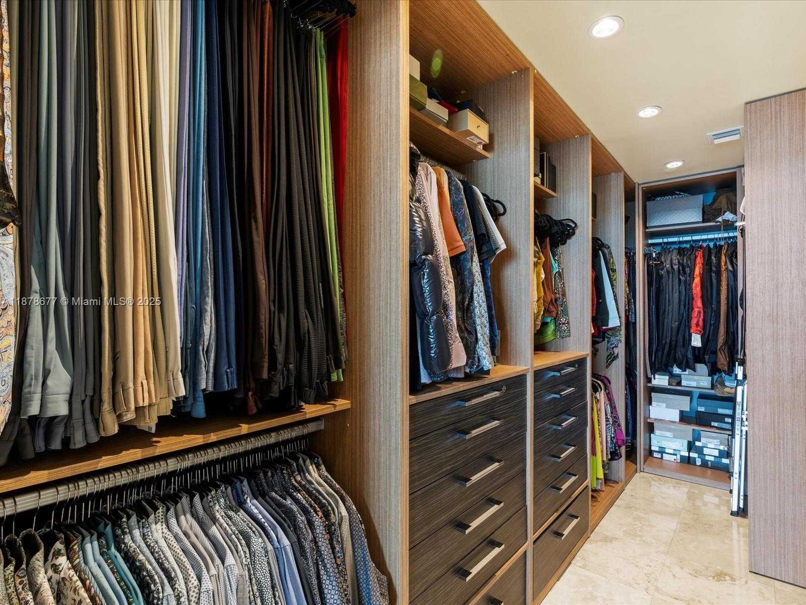 Small Image of 900 BISCAYNE BLVD #3709, Miami Number 29