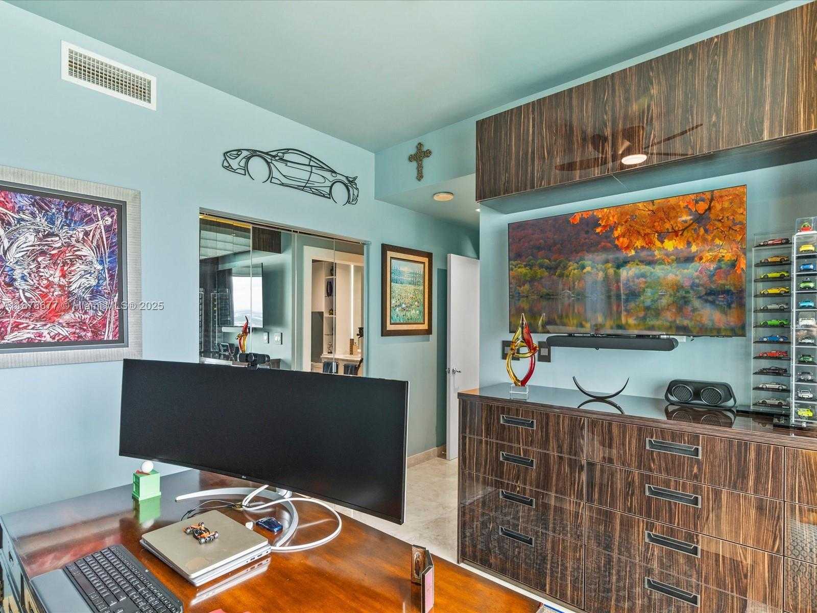 Small Image of 900 BISCAYNE BLVD #3709, Miami Number 34
