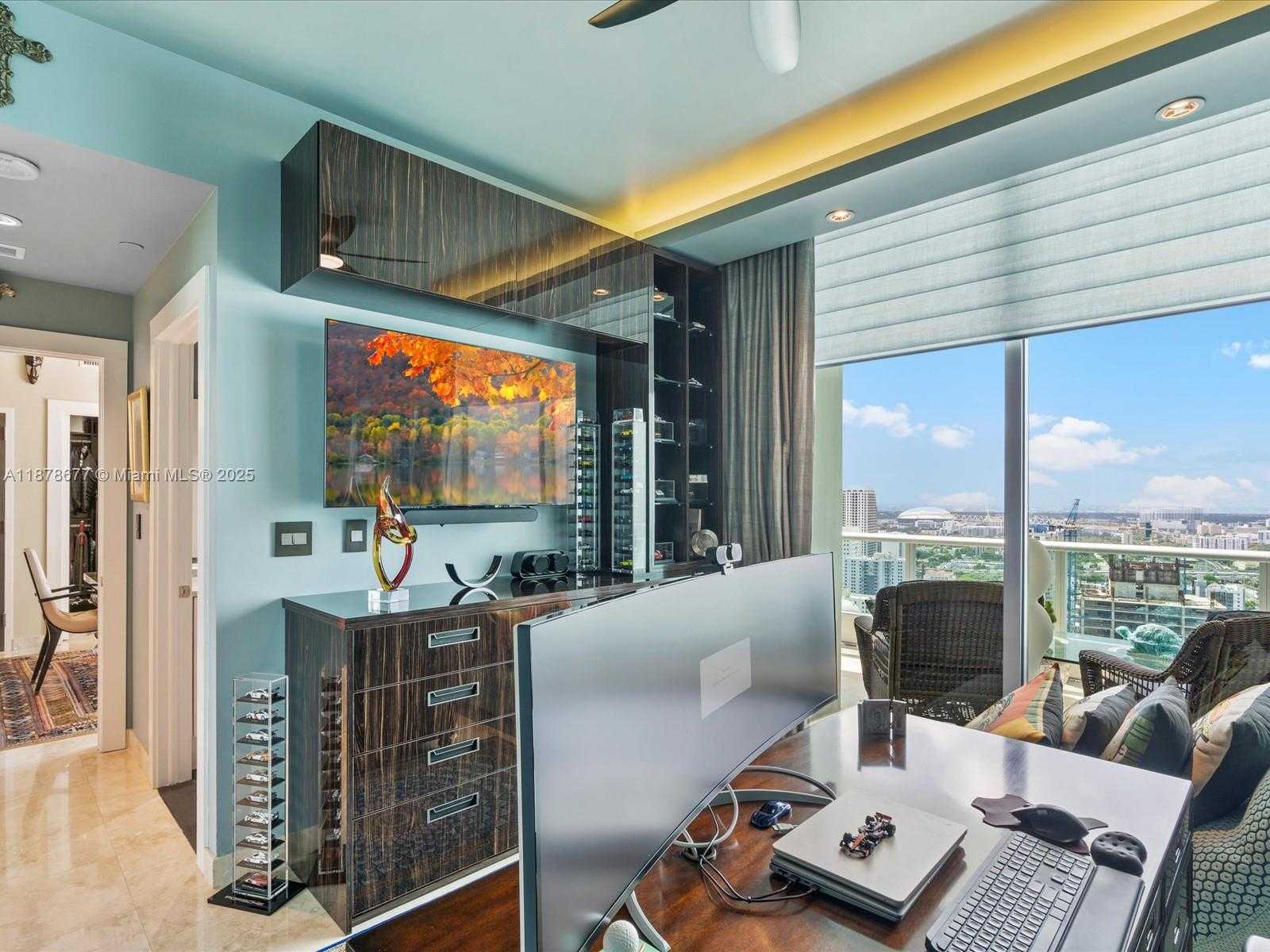 Small Image of 900 BISCAYNE BLVD #3709, Miami Number 35