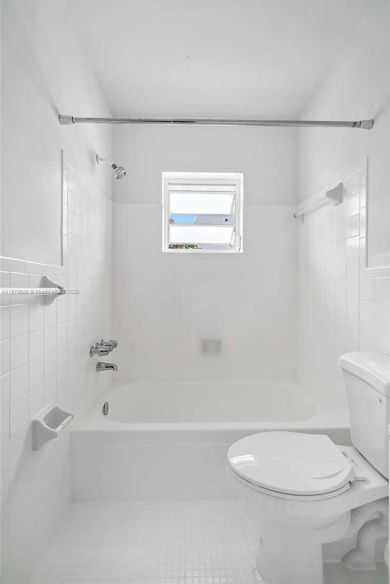 Small Image of 1824 MONROE ST #7, Hollywood Number 15