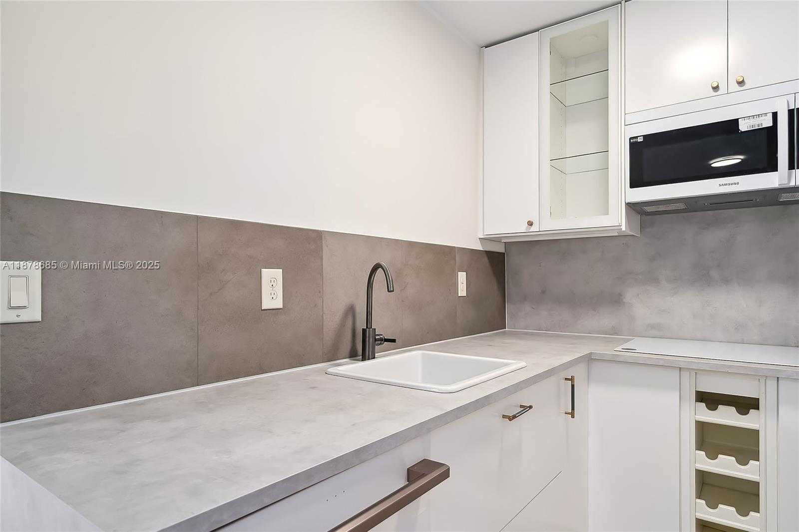 Small Image of 1824 MONROE ST #7, Hollywood Number 3