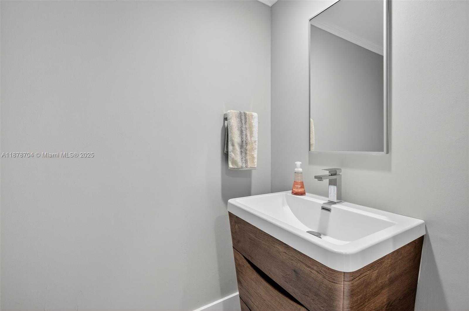 Small Image of 3370 HIDDEN BAY DR #1115, Aventura Number 30