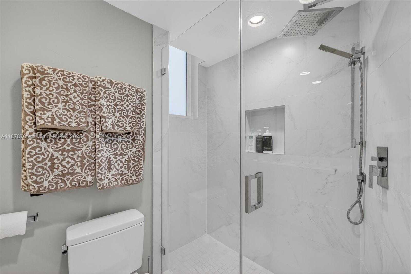 Small Image of 3370 HIDDEN BAY DR #1115, Aventura Number 37