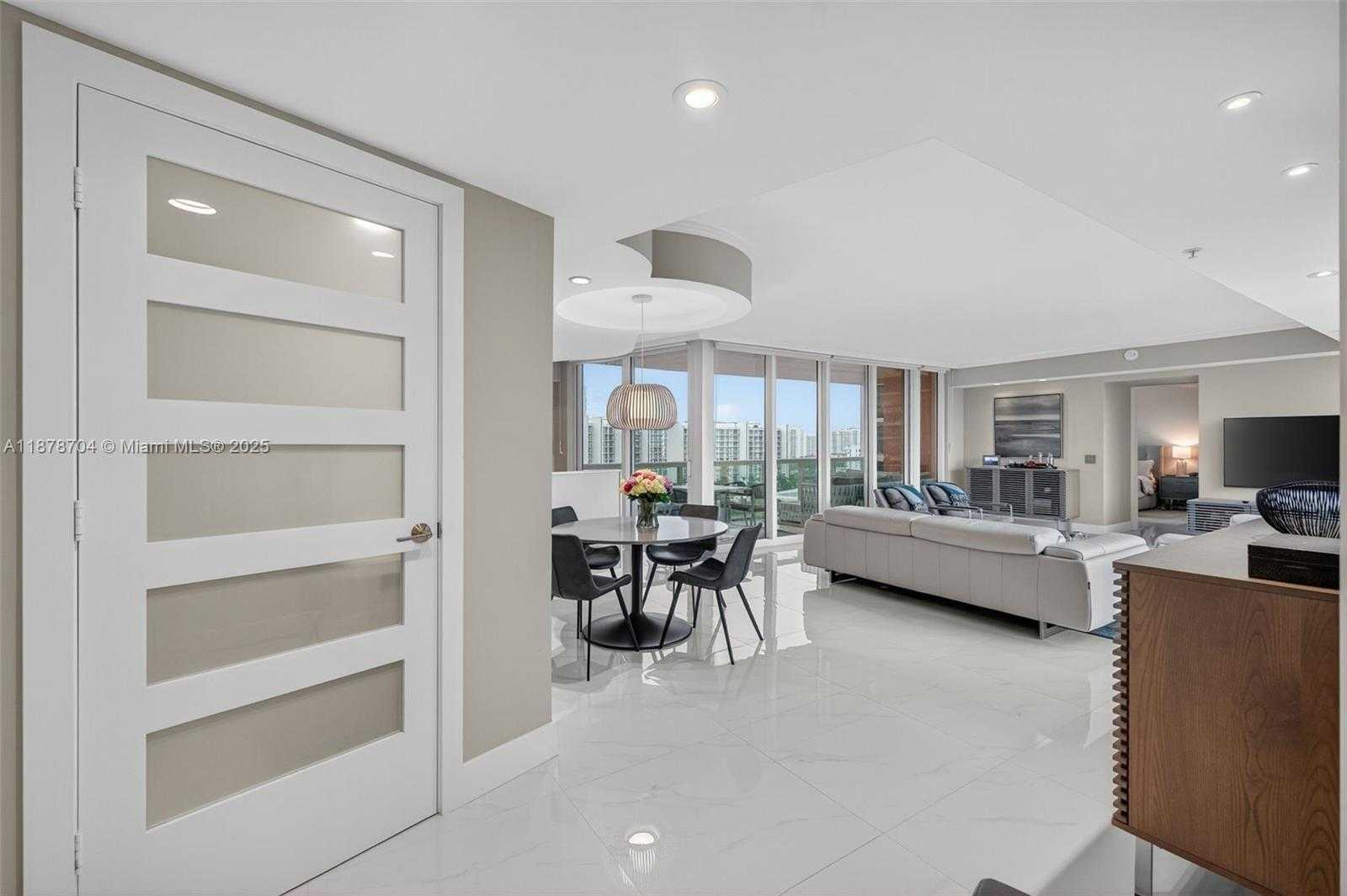 Small Image of 3370 HIDDEN BAY DR #1115, Aventura Number 7